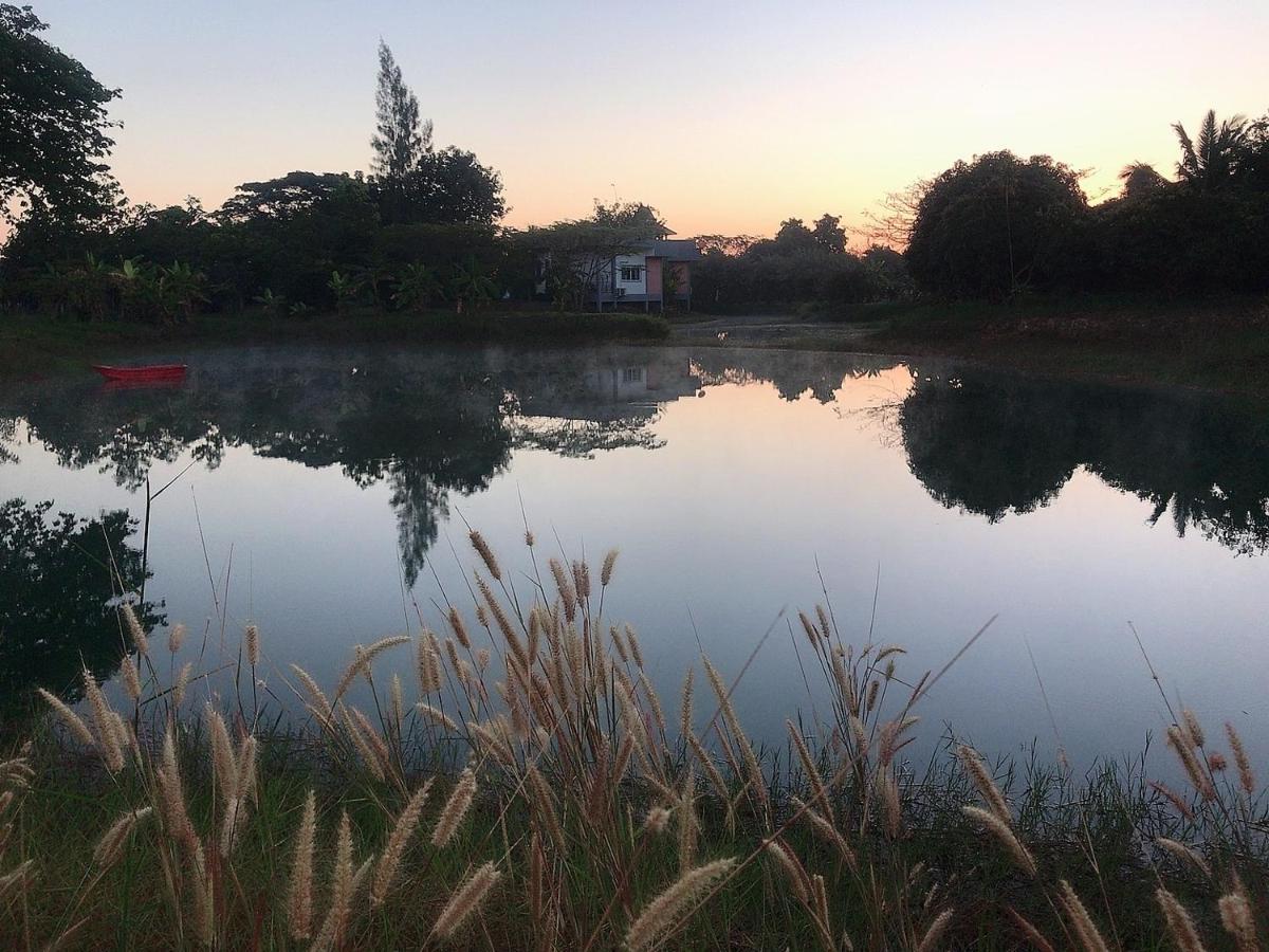 Ok Farm Resort Det Udom Dış mekan fotoğraf