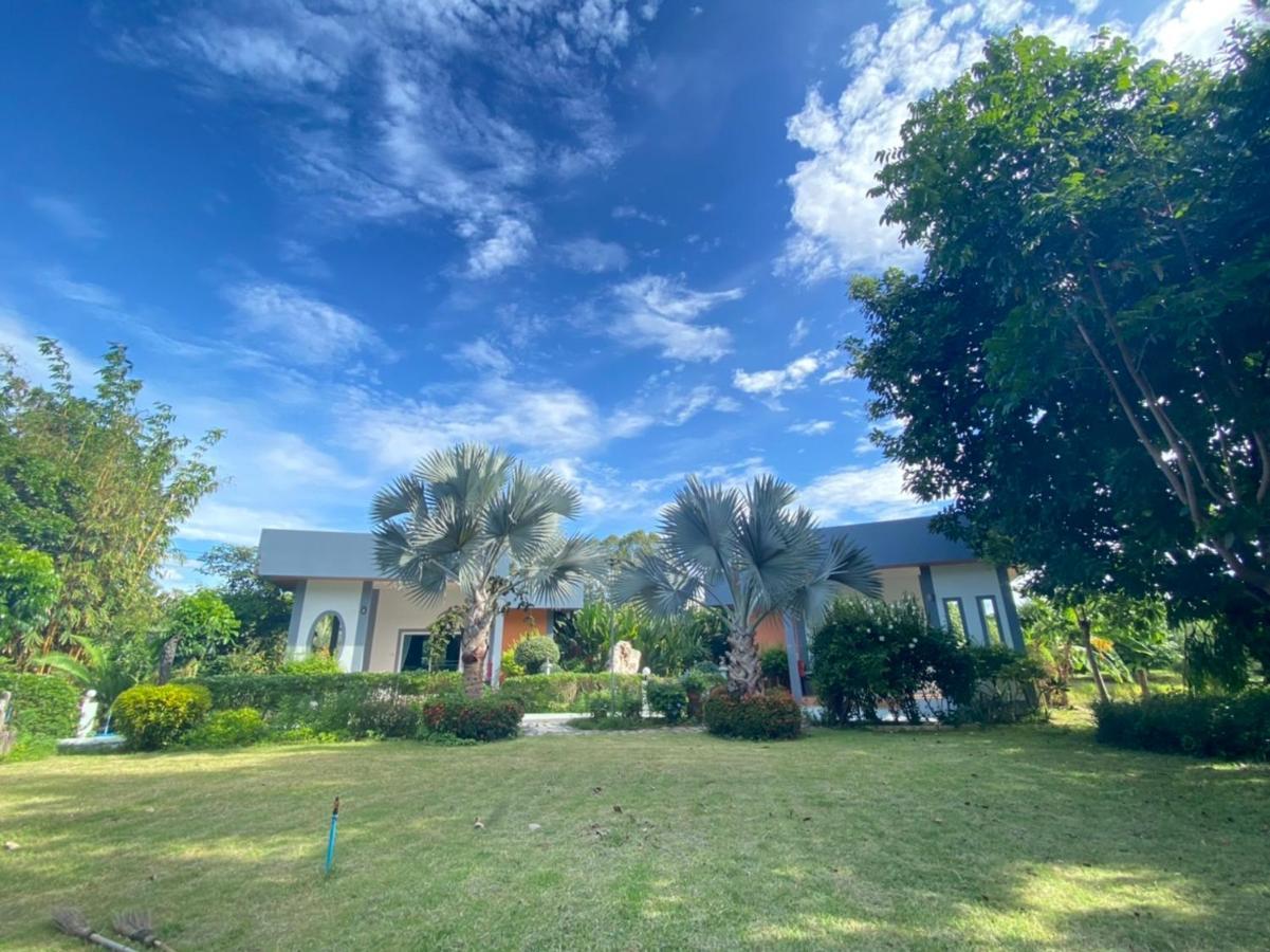 Ok Farm Resort Det Udom Dış mekan fotoğraf