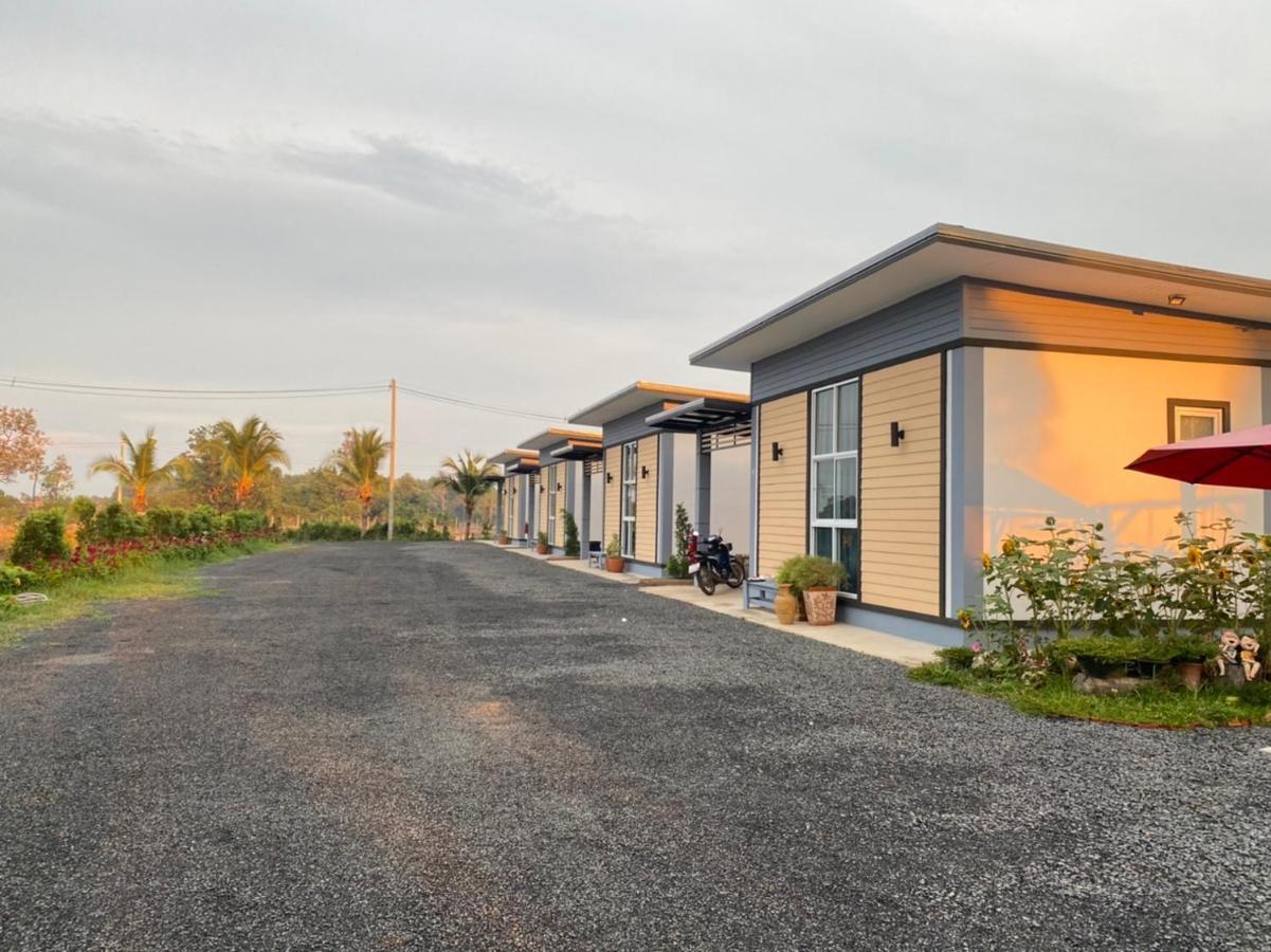 Ok Farm Resort Det Udom Dış mekan fotoğraf