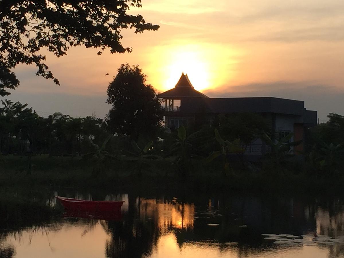 Ok Farm Resort Det Udom Dış mekan fotoğraf